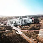 Strandhotel Kurhaus 4*