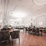 Strandhotel Kurhaus 4*