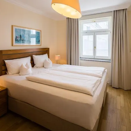 Strandhotel Kurhaus 酒店 于斯德
