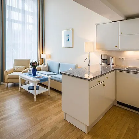 호텔 Strandhotel Kurhaus 4*