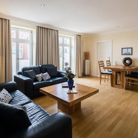 Strandhotel Kurhaus Szálloda