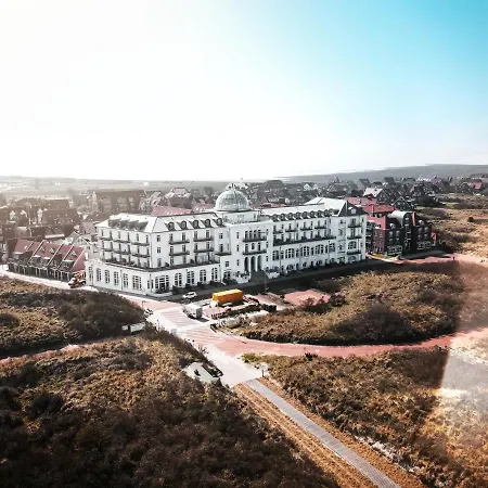 Strandhotel Kurhaus 4*