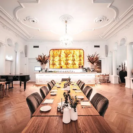 Strandhotel Kurhaus 4*