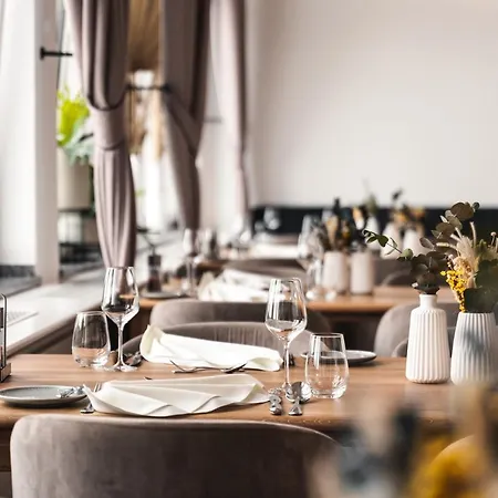 Strandhotel Kurhaus 호텔 4*