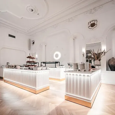 호텔 Strandhotel Kurhaus 유이스트
