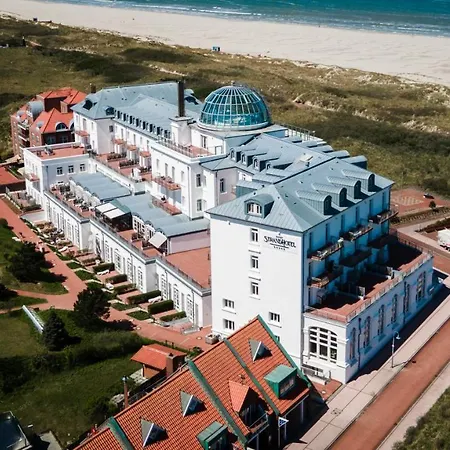 호텔 Strandhotel Kurhaus 유이스트