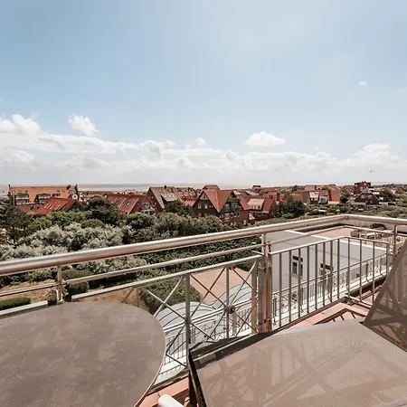 Strandhotel Kurhaus Hotel 4*