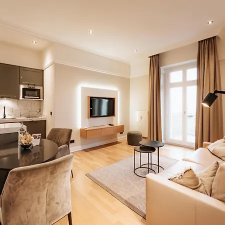 Strandhotel Kurhaus فندق جويست