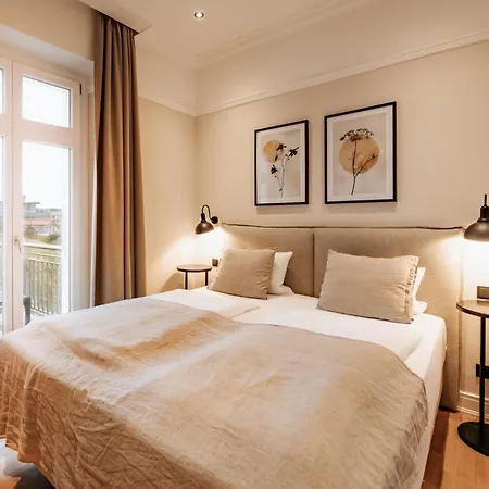 فندق Strandhotel Kurhaus 4*