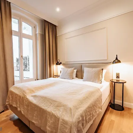 Strandhotel Kurhaus 酒店 于斯德