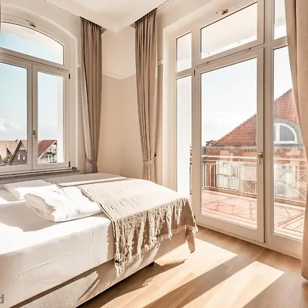 Strandhotel Kurhaus 于斯德