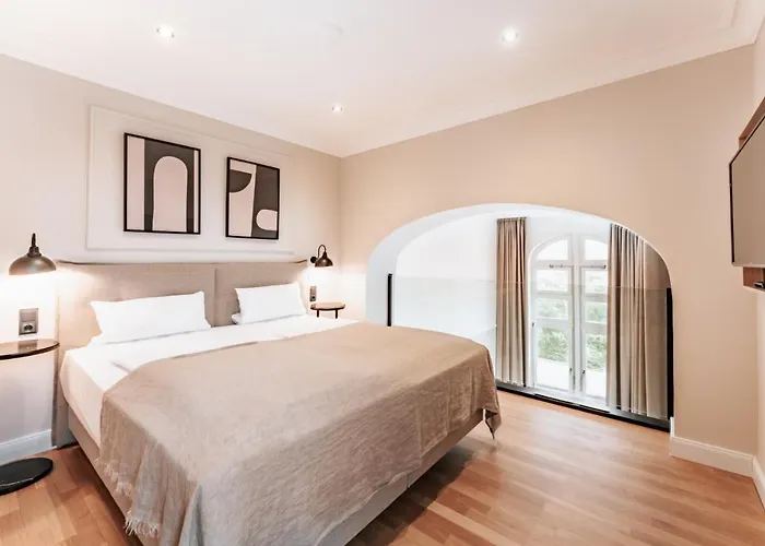 Strandhotel Kurhaus 호텔 4*